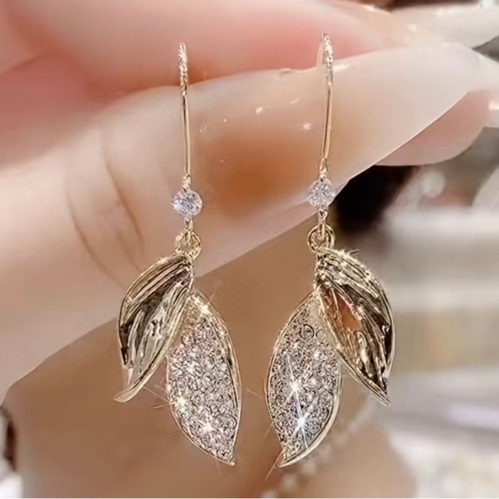 Golden Leaf Sparkle Earrings